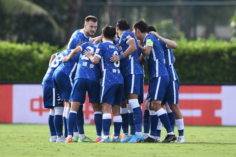 爱游戏中国-赛地聚焦：社区盾加时末段热度飙升，多伦多猛龙临场应变，震撼外界，赛程密集仍需轮换的简单介绍