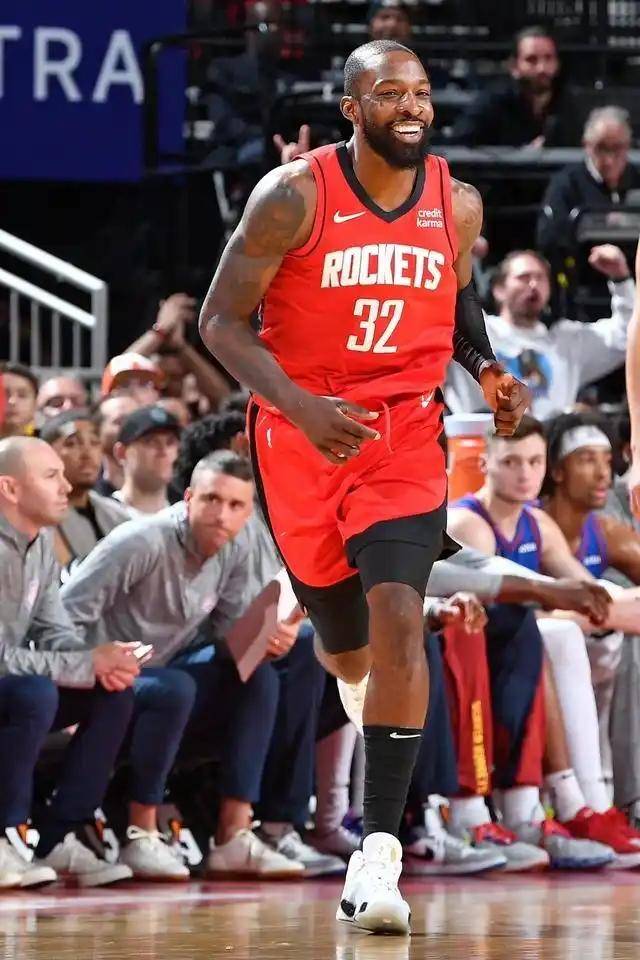 关于休斯敦火箭回应争议备战CBA常规赛今晨那不勒斯调整名单以备NBA季后赛，这一次真的西亚卡姆在TL比赛中战术调整的信息